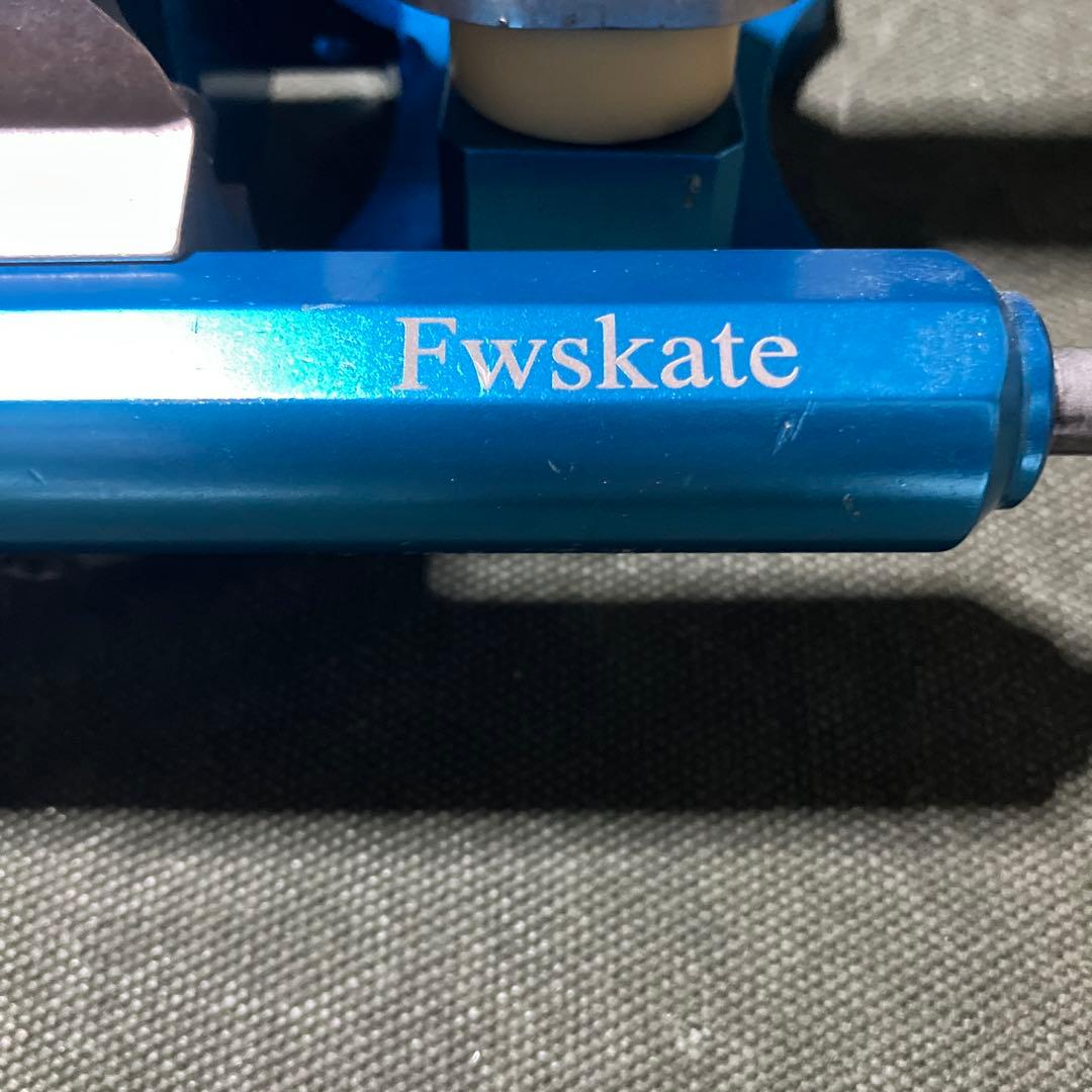 surf rodz TKP 159 リップタイドブッシュ、ビス、ライザーパッド付