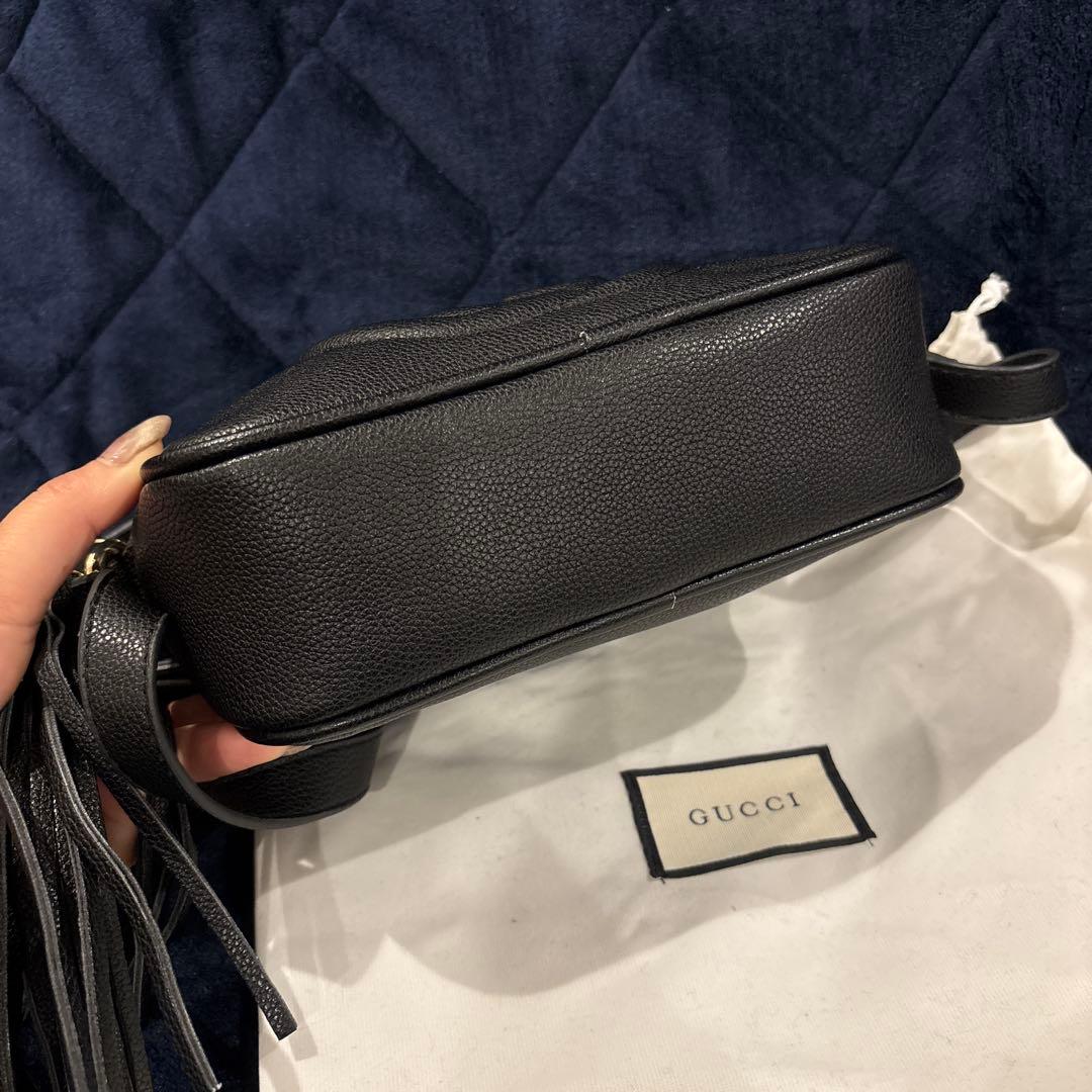 GUCCI ブラック ショルダーバッグ フリンジ付き