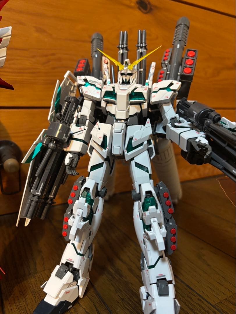 MG ペルフェクティビリティ　フルアーマーユニコーン　シナンジュ　チタニウム