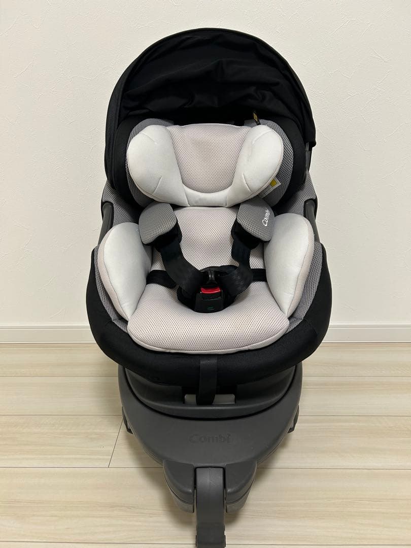 コンビTHE S Air エッグショック　チャイルドシート