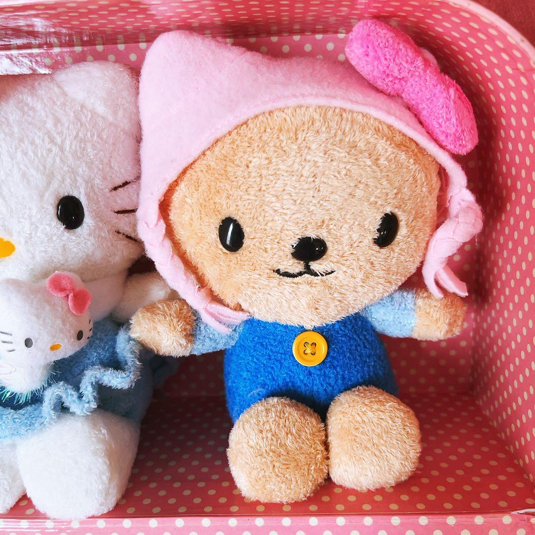 希少レア　ハローキティ　ウィンタードール　着せかえ人形　2005 サンリオ