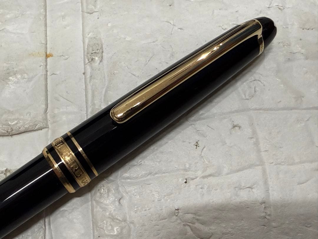 MONTBLANC モンブラン 黒 ボールペン 本体