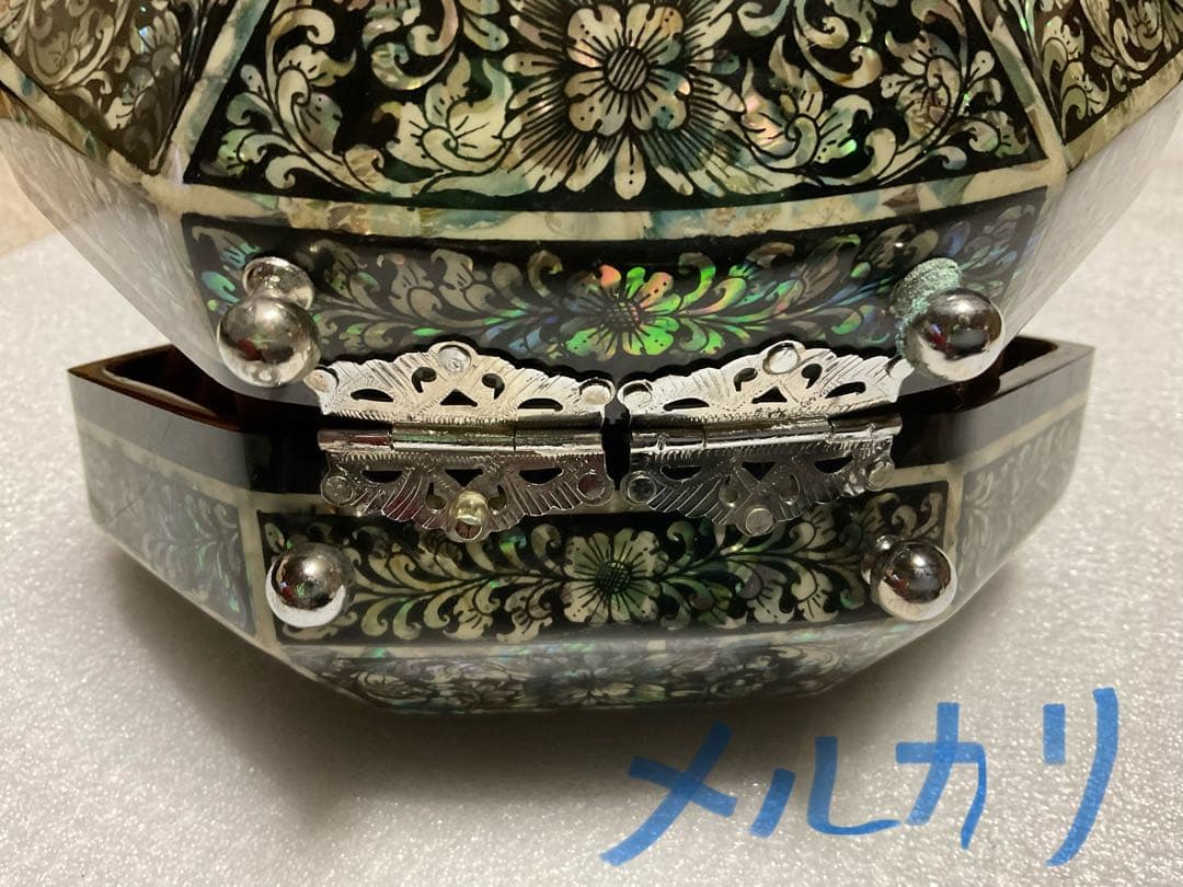 中国製／螺鈿バッグ。中古品。【ちょっとしたお出かけなどに　ファッションバッグ】。