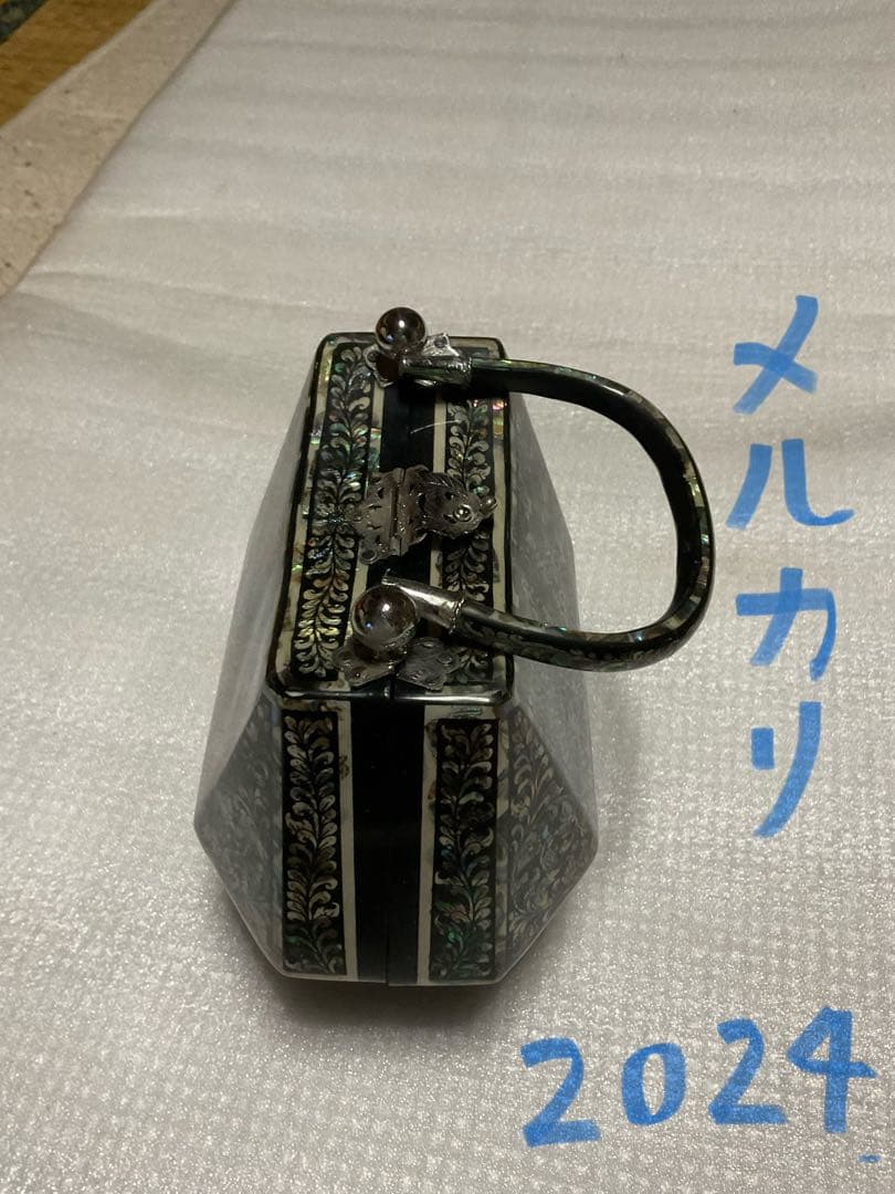 中国製／螺鈿バッグ。中古品。【ちょっとしたお出かけなどに　ファッションバッグ】。