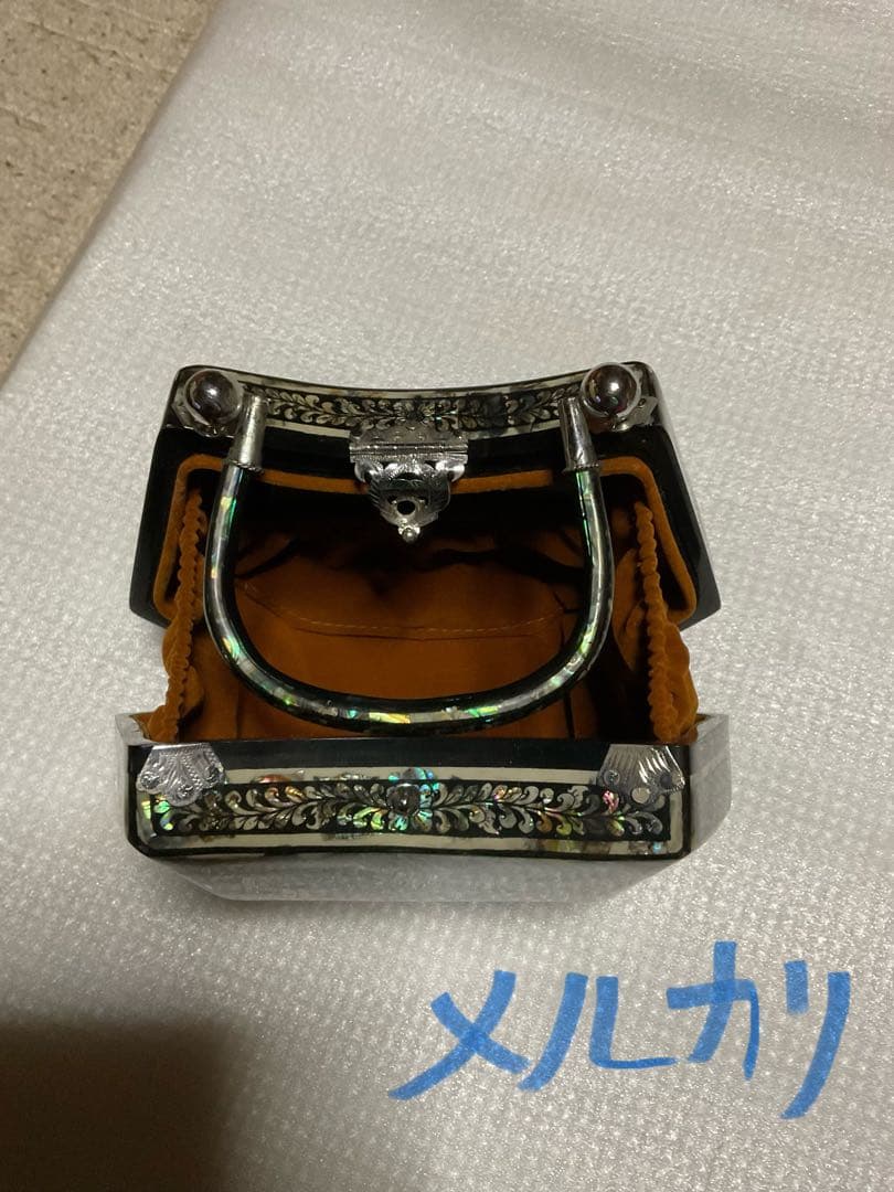 中国製／螺鈿バッグ。中古品。【ちょっとしたお出かけなどに　ファッションバッグ】。