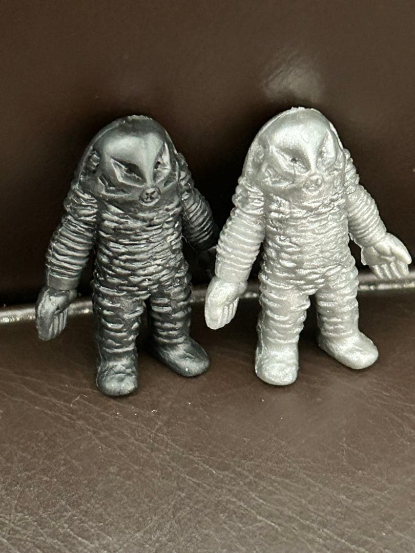 ウルトラマン怪獣消しゴム　 ザラブ星人　大　黒シルバー　2体セット