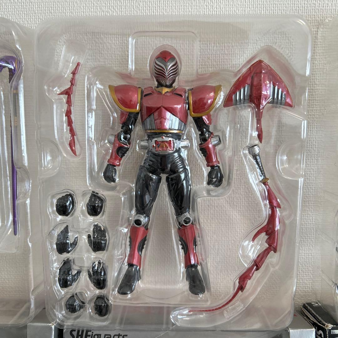 仮面ライダー s.h.figuarts フィギュアーツ 王蛇 カブト ゴースト