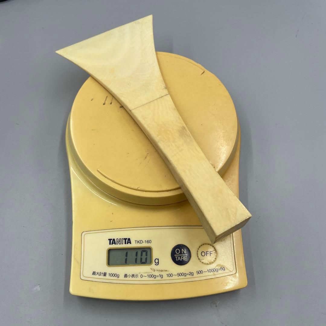 239ヴィンテージ 天然素材　三味線バチ　重さ約110g