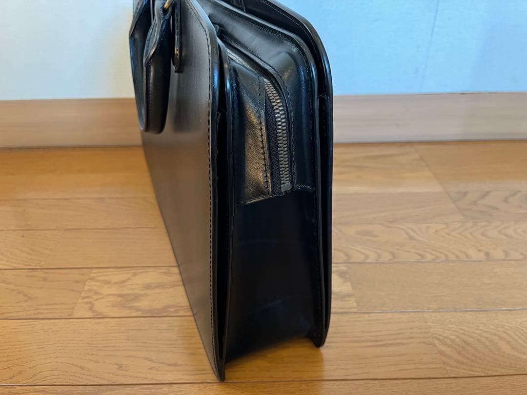 土屋鞄マグナス　ファスナー　ブリーフ