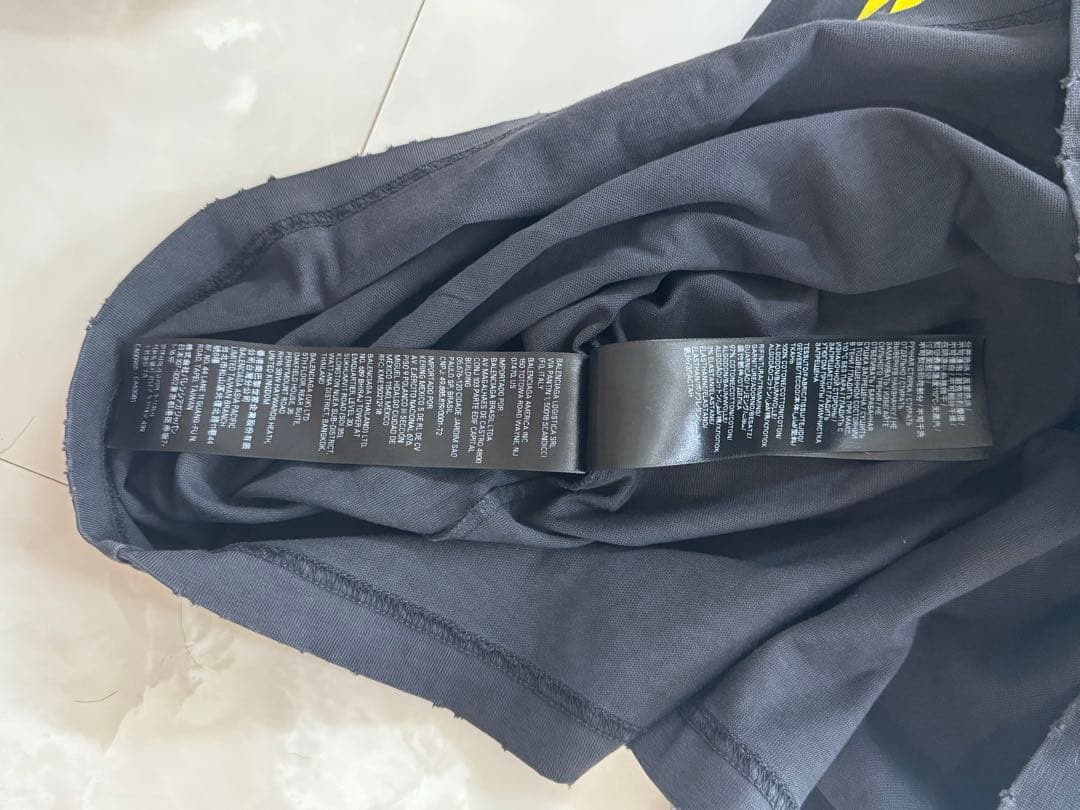 BALENCIAGAシャツ ミディアムフィット ブラック ヴィンテージジャージー