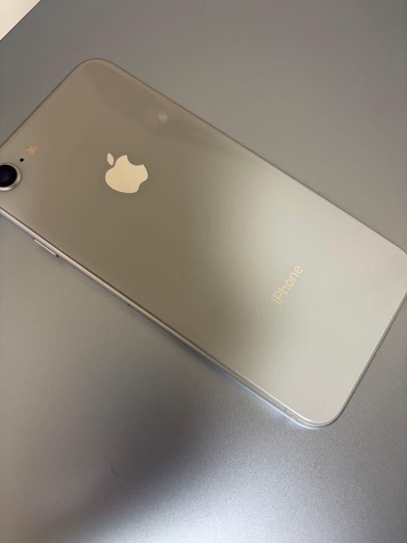 iPhone8 ホワイト