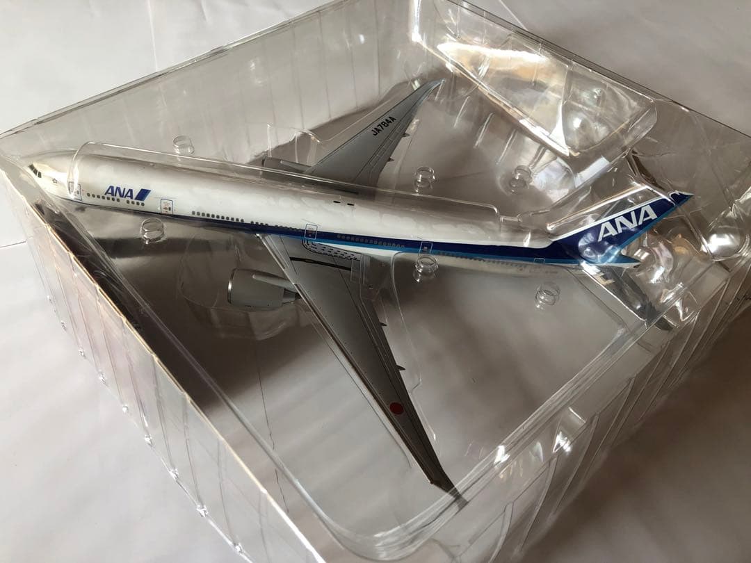 全日空商事　1/200 ANA B777-300ER旧塗装