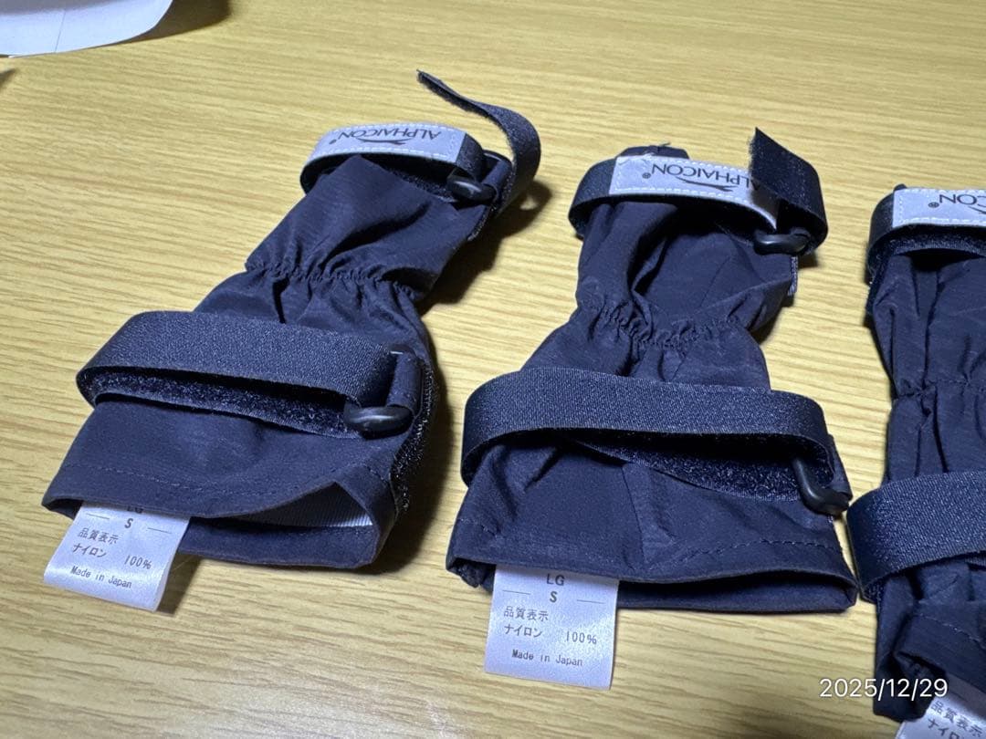 ①アルファアイコン レッグガード ブラック Sサイズ 1匹分4足