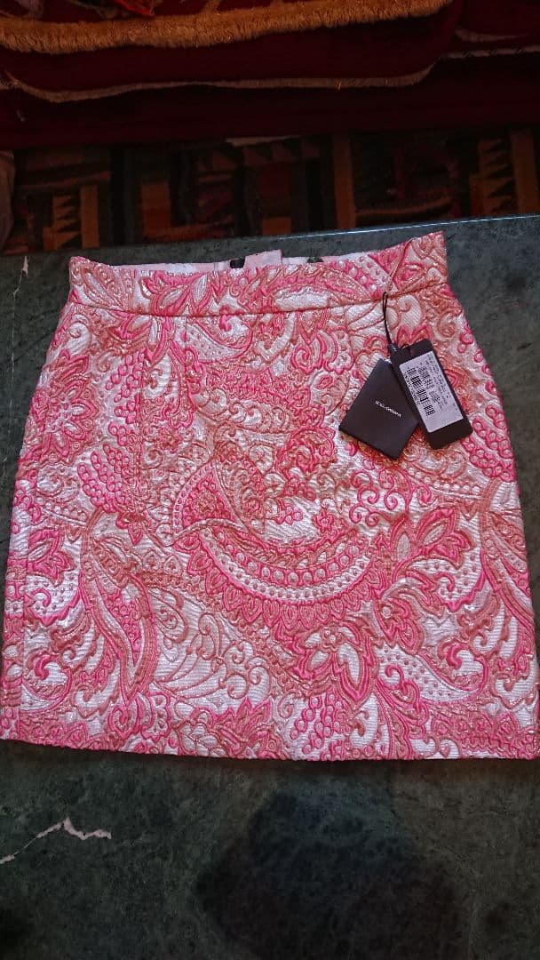 ＼新品未使用／ ドルチェアンドガッパーナ ペイズリーラメ刺繍 スカート