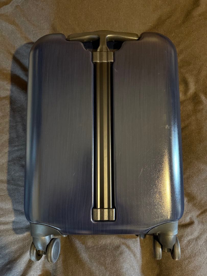 新品　未使用　アルマーニ　スーツケース