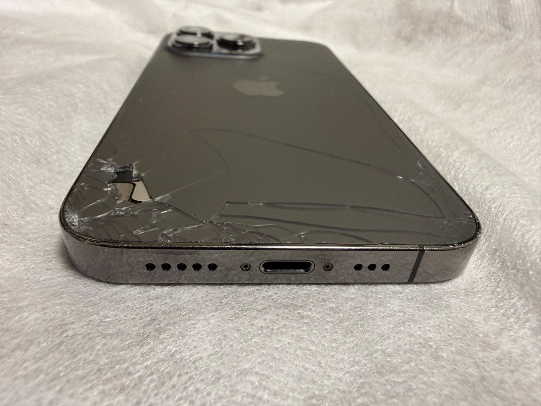 iPhone 13 Pro 256GB 背面/画面割れlightning充電不可