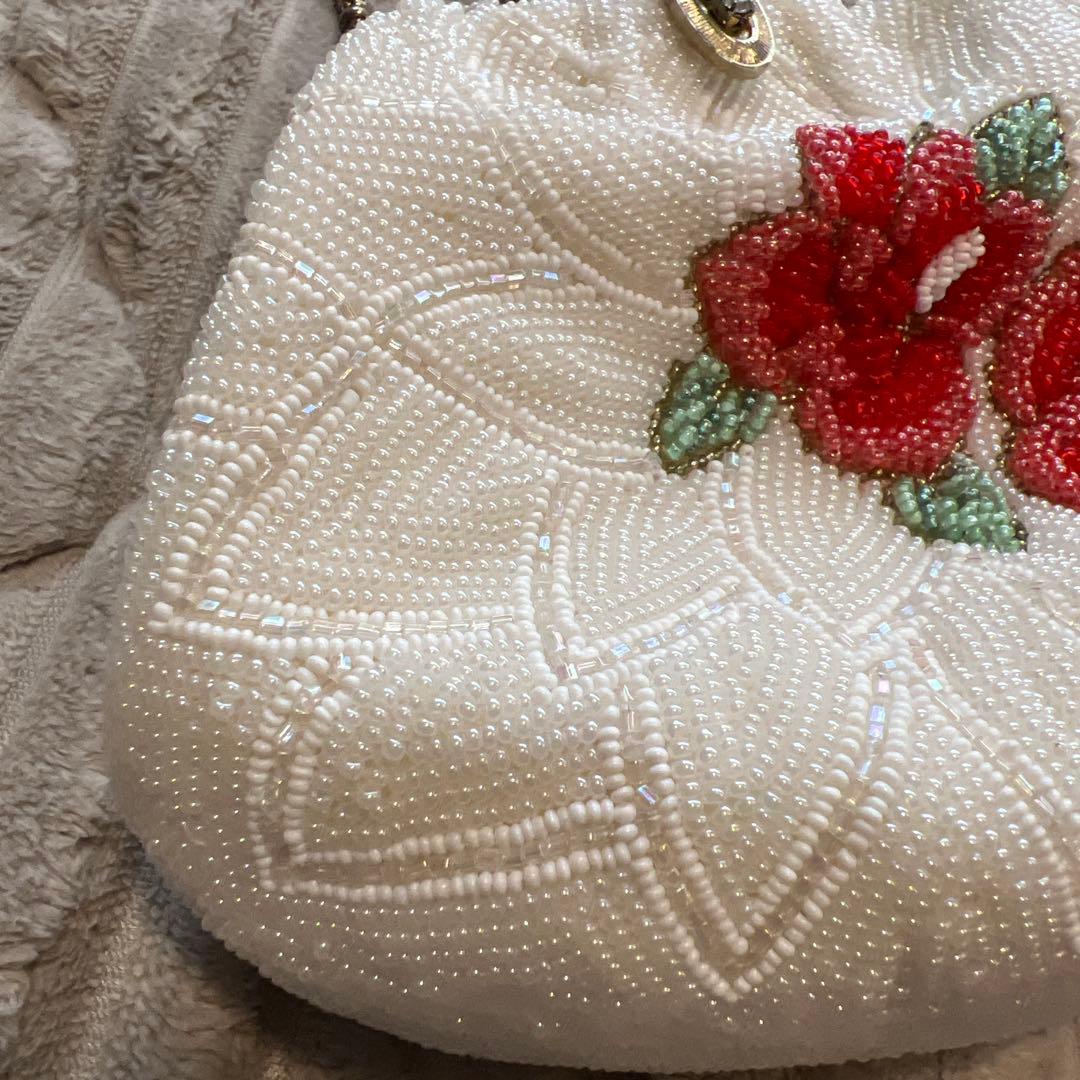 和装バッグ　総ビーズ刺繍花のホワイトクラッチバッグ