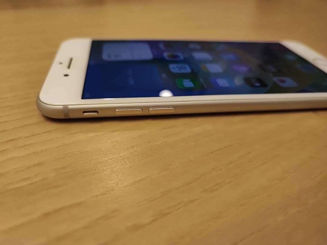 【美品】iPhone8plus ホワイト 64G SIMフリー