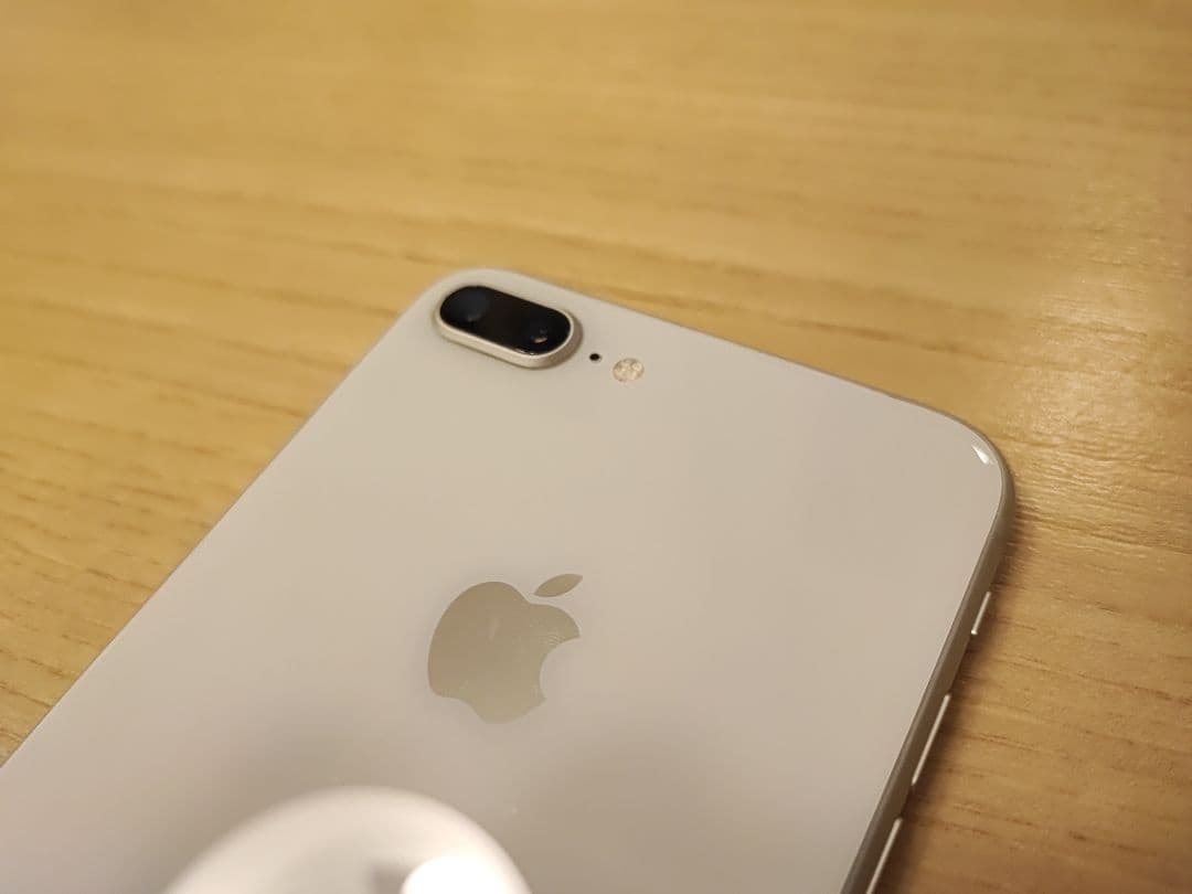 【美品】iPhone8plus ホワイト 64G SIMフリー