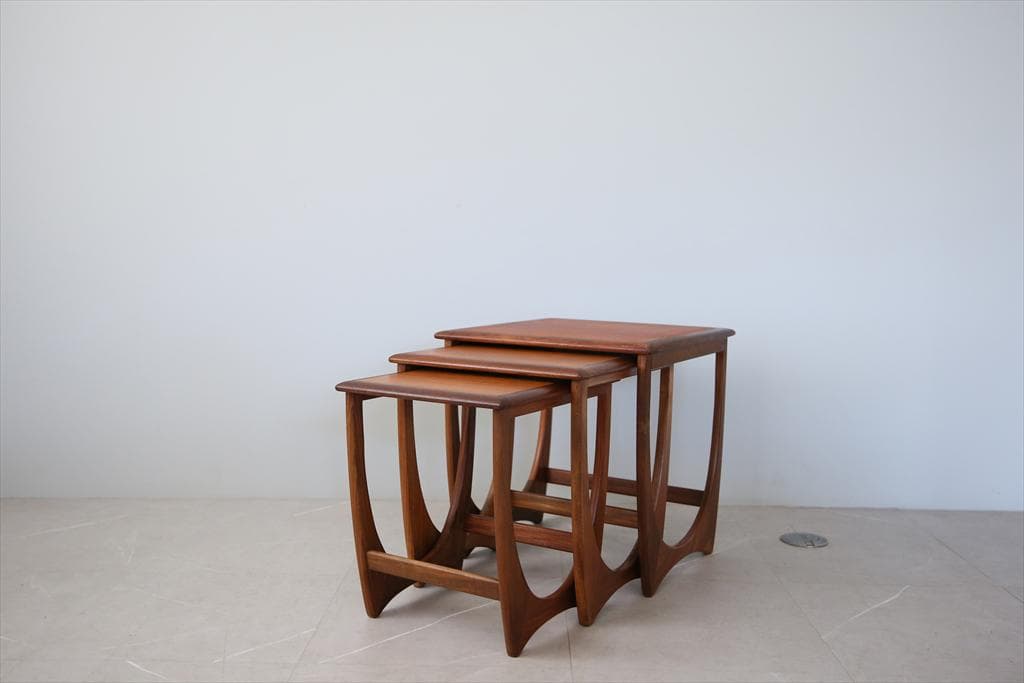 英国アンティークG-PLANジープランネストテーブル3台/収納式机(89-1)