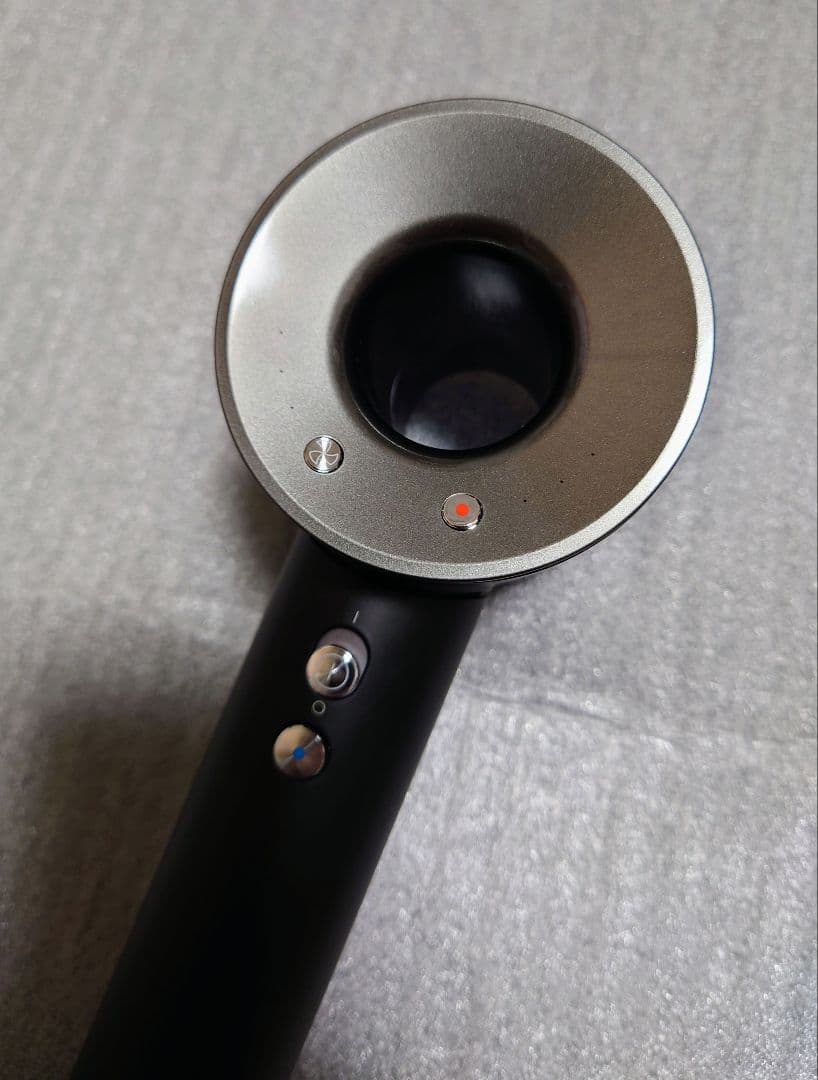 美品 最新25年製 Dyson hd08 Supersonic ionic