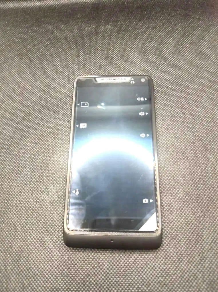 超激レア 絶版名機 新品未使用 Motorola RAZR i シムフリー