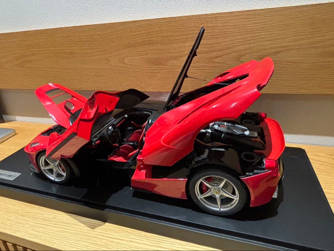 Ferrari LaFerrari 1/8モデル