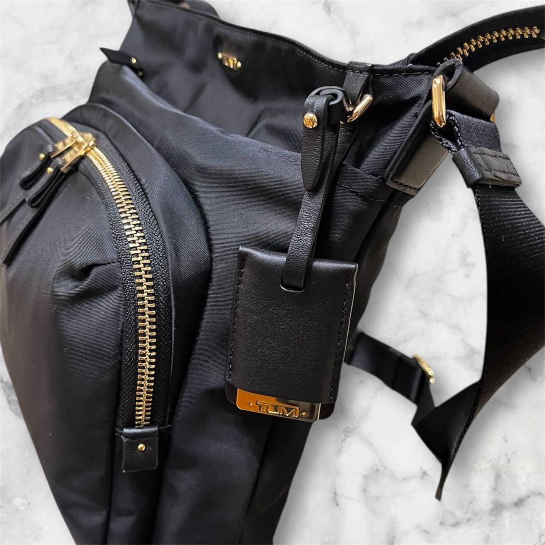 TUMI ブラック ショルダーバッグ 中型