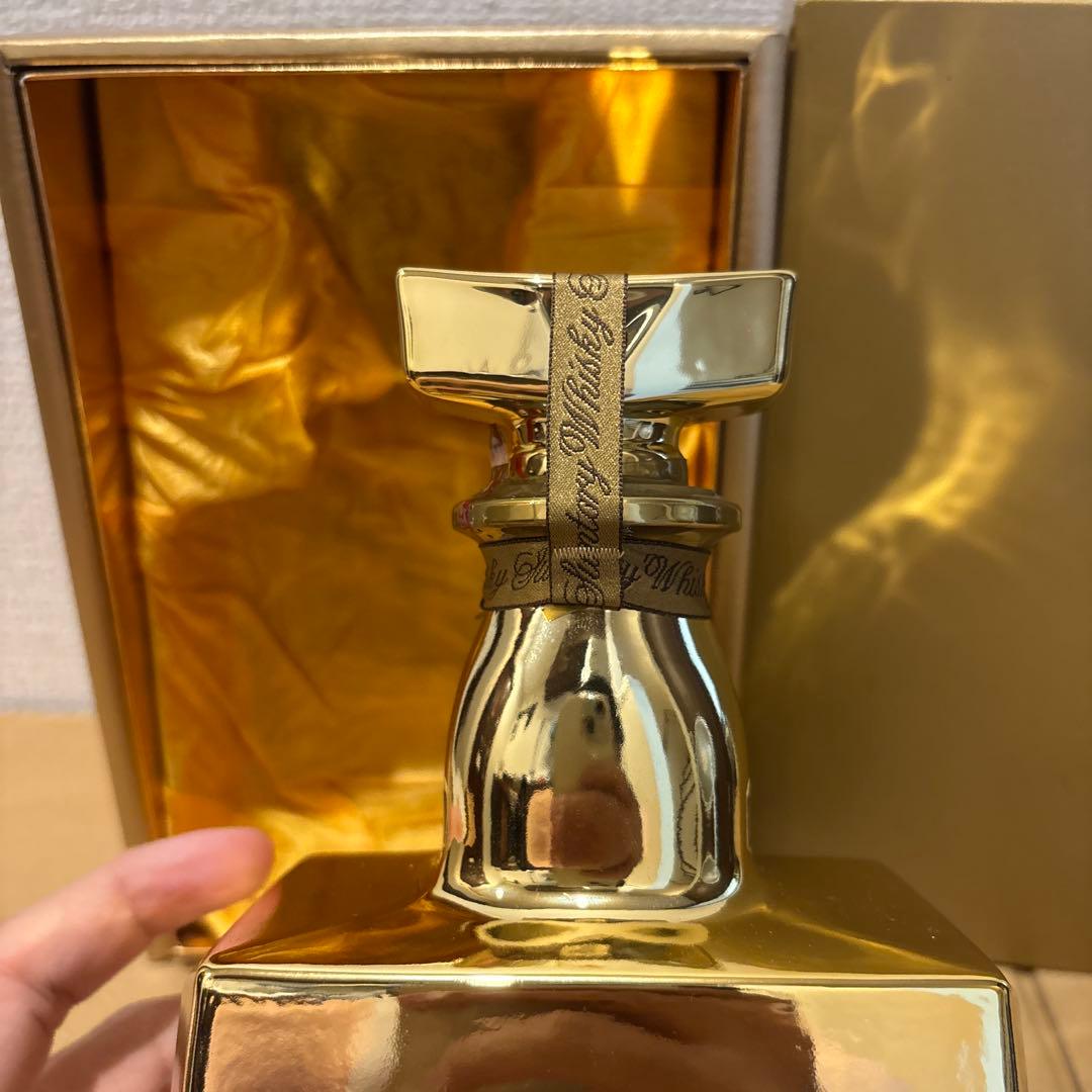 ＜非売品＞　サントリーウイスキーローヤルプレミアム15年　ゴールドボトル　（2）