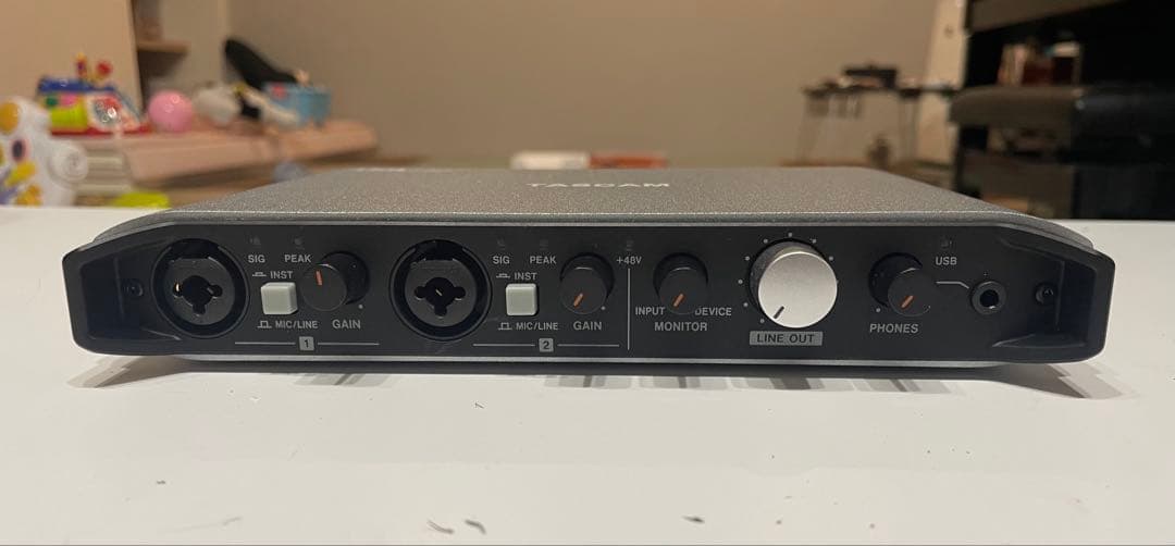 TASCAM iXR オーディオインターフェイス