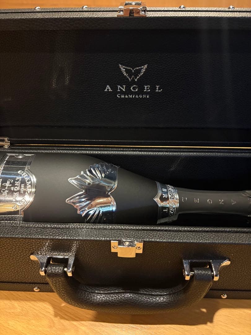 ANGEL Champagne エンジェルブリュット黒　シャンパン　今週取り下げ