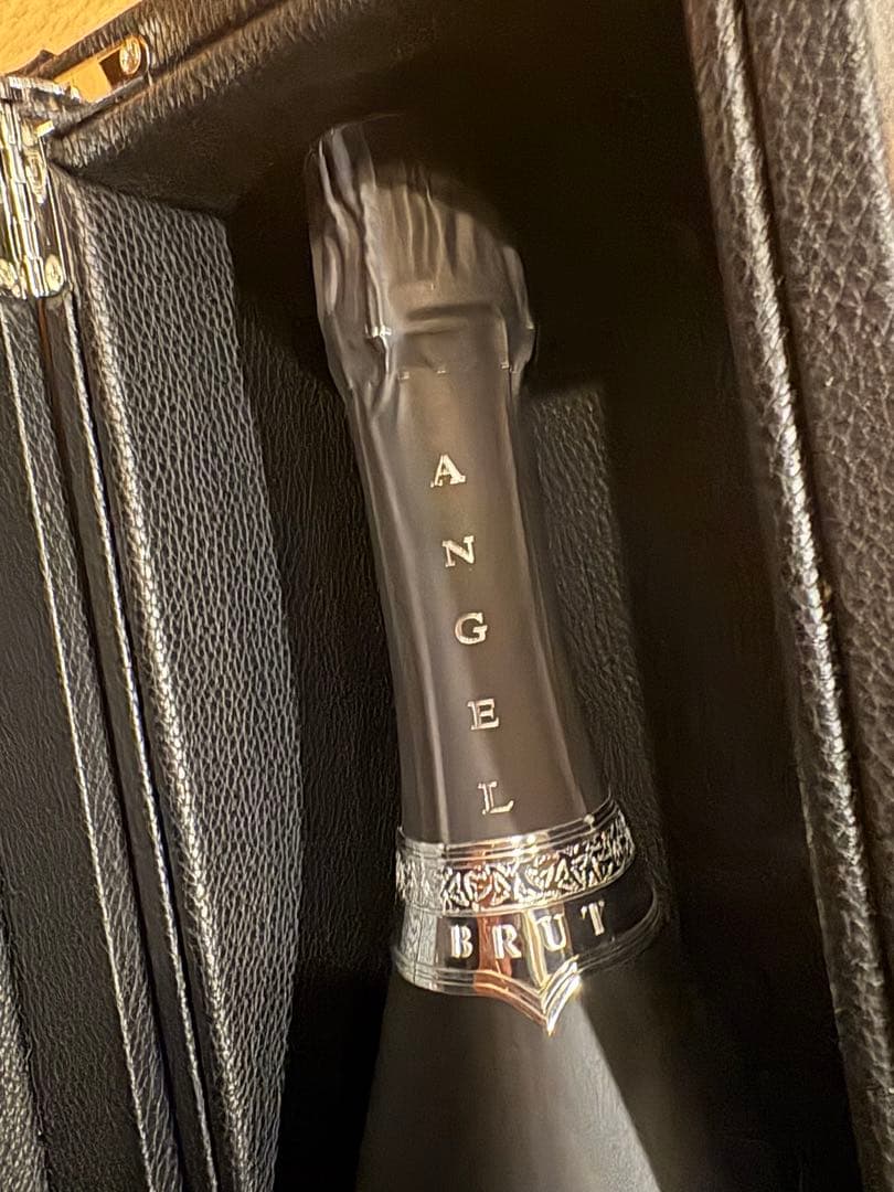 ANGEL Champagne エンジェルブリュット黒　シャンパン　今週取り下げ