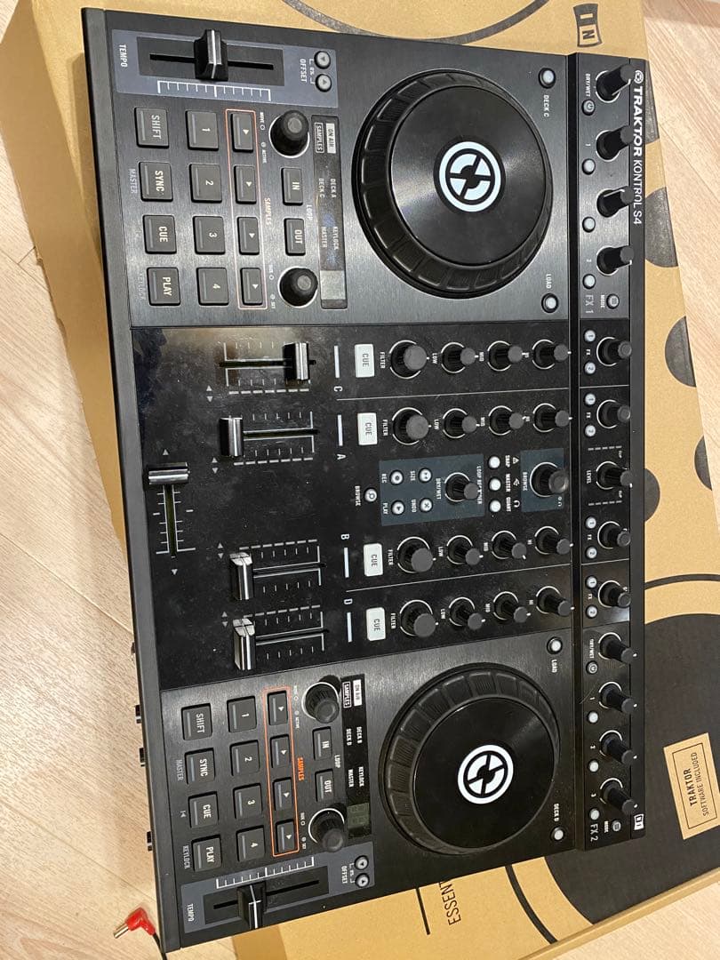 Native Instruments KONTROL S4 DJコントローラー