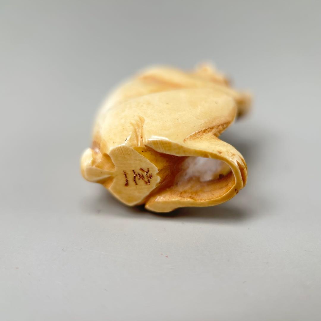 猿の彫刻 小型根付天然素材アンティーク骨董飾り物古美術置物細密細工