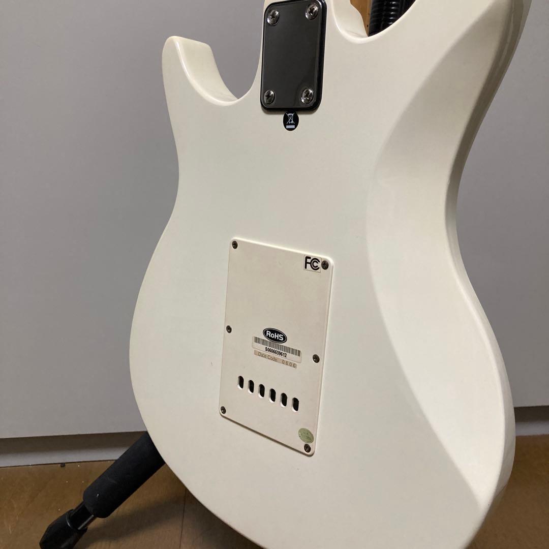 BEHRINGER IAXE 393 ベリンガー　ストラトタイプ