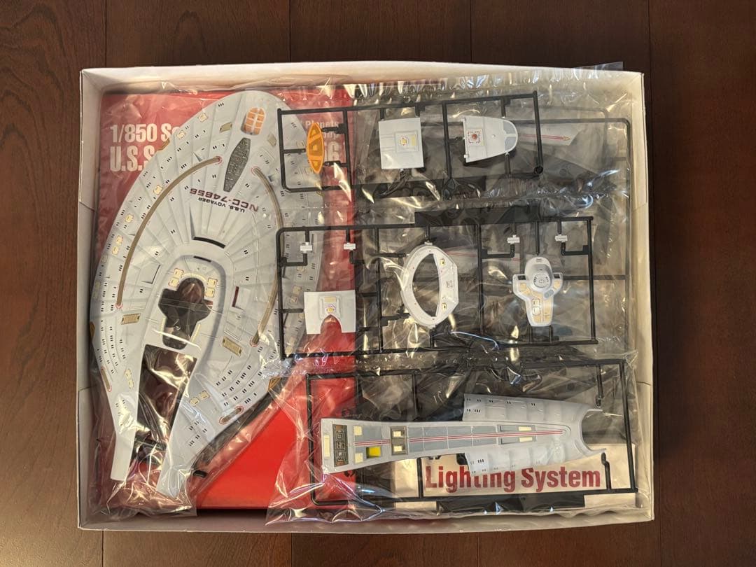 スタートレック U.S.S. Voyager NCC-74656 内袋未開封