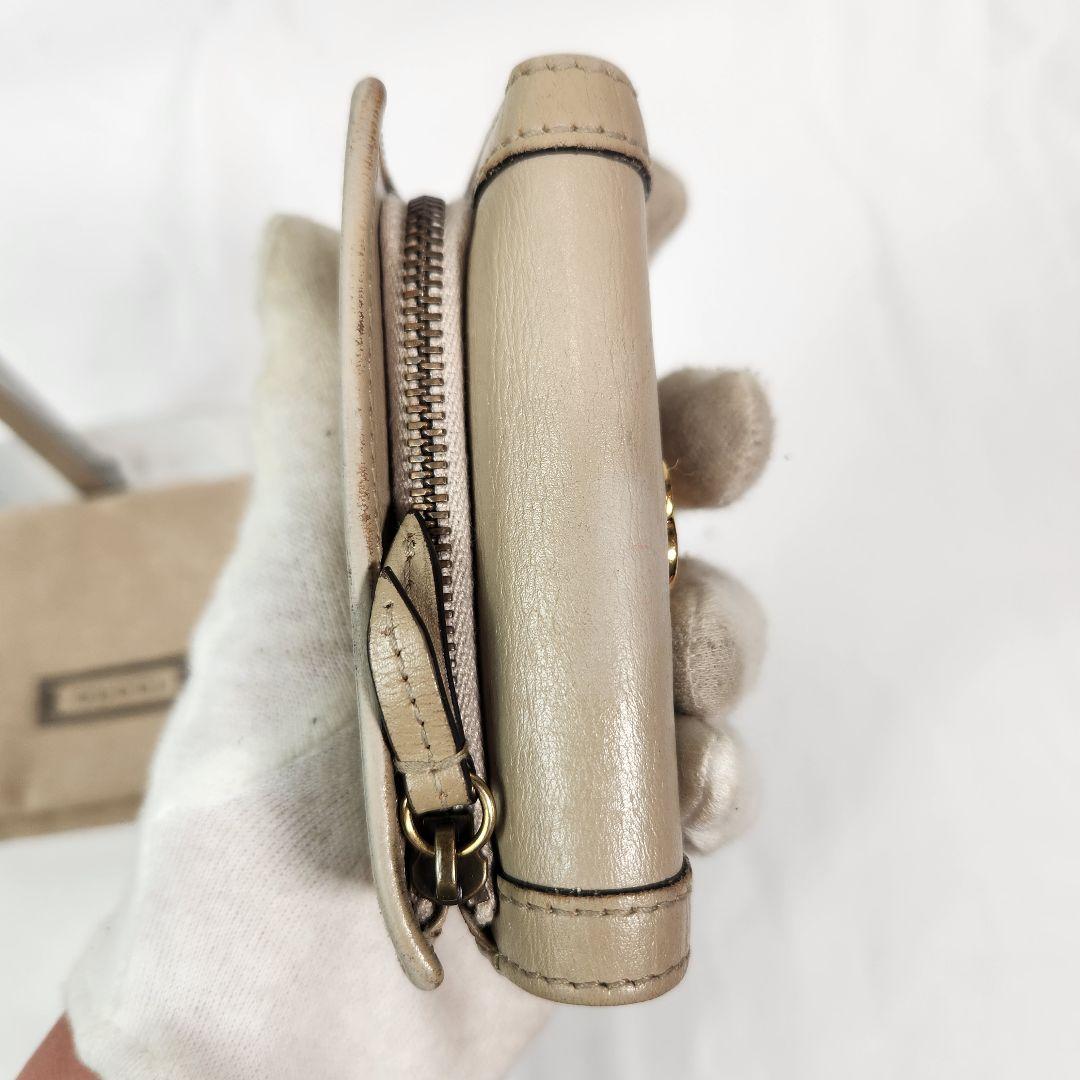 現行モデル　GUCCI マーモント バンブー 三つ折り財布 グレージュ 金具