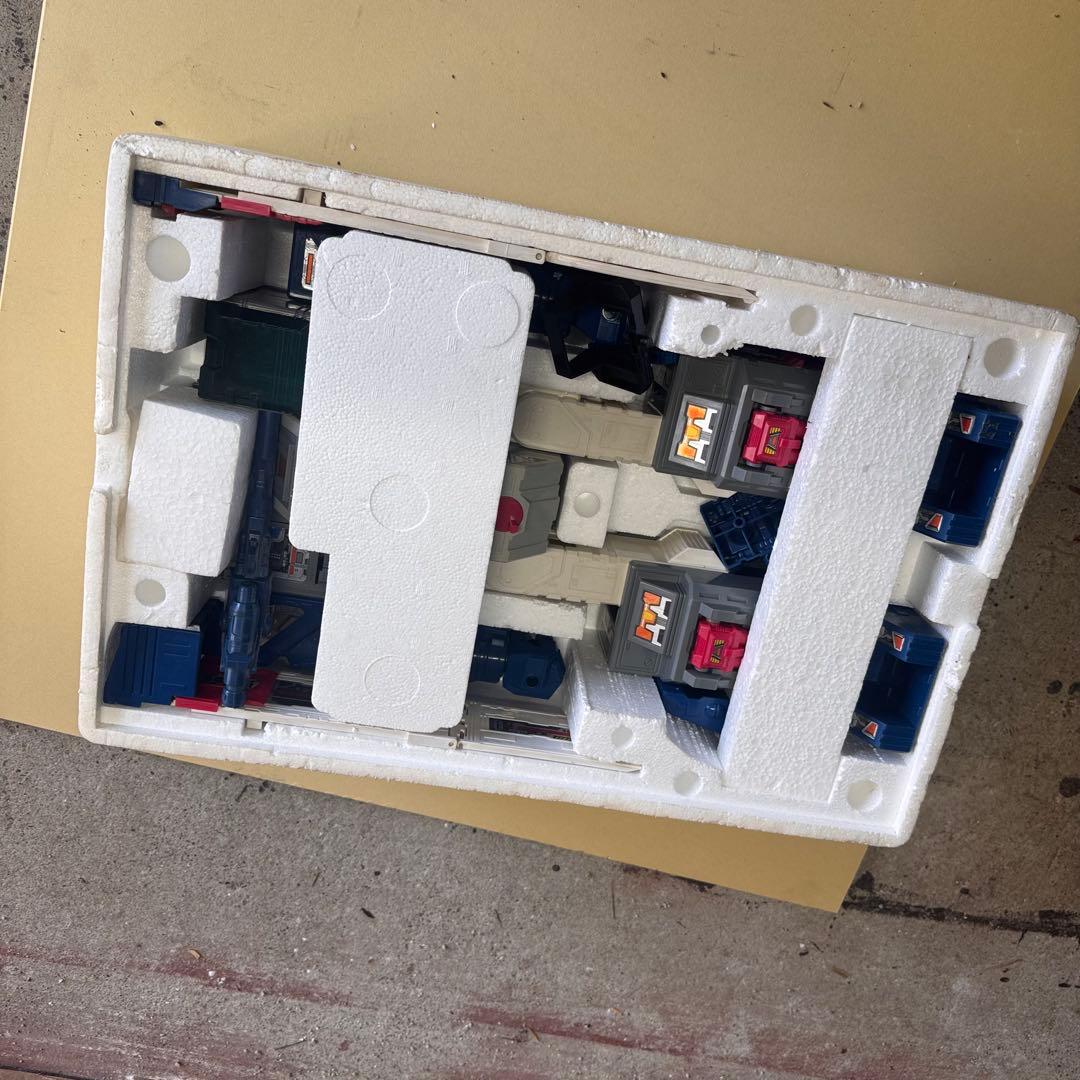 箱付き　トランスフォーマー フォートレスマキシマス C-114