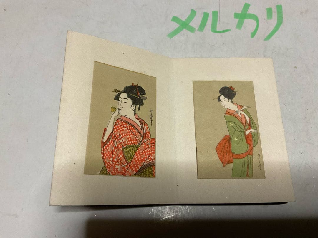 ミニ・浮世絵。8cm程の豆本。【箱付き　27枚の浮世絵　歌麿他】。