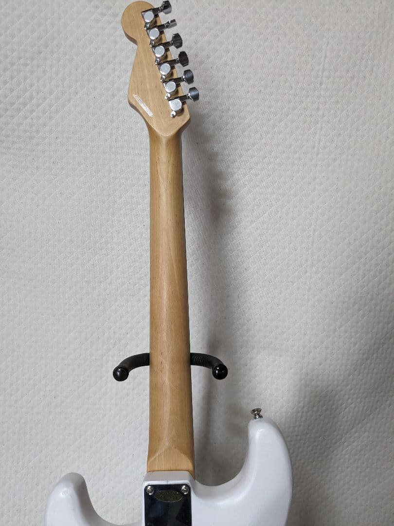 バスカーズ、エレキギター、ホワイト