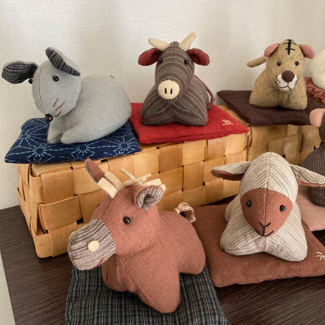 ハンドメイド　干支ぬいぐるみ　座布団付き　12体セット