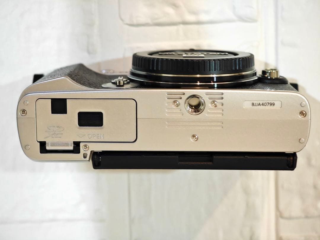 12/10までOlympus PEN E-P7 ボディ ショット数1633枚