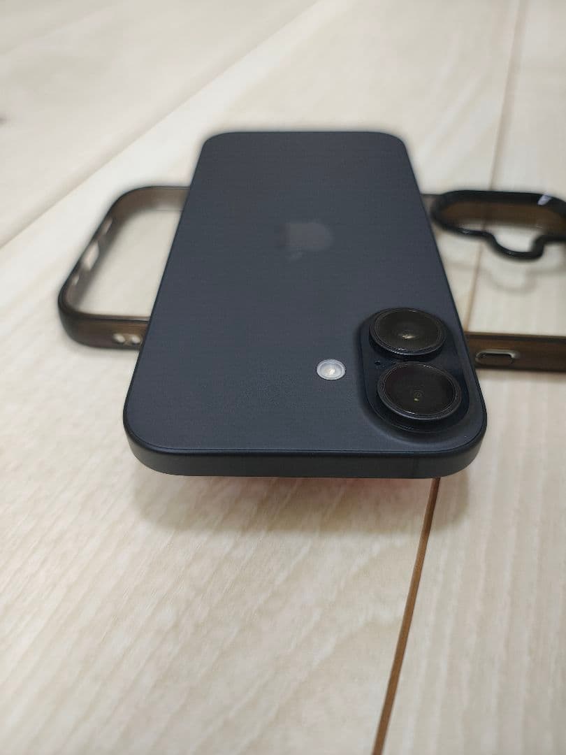 SIMフリー　iPhone16 128GB ブラック ケース付き　フィルム貼付済