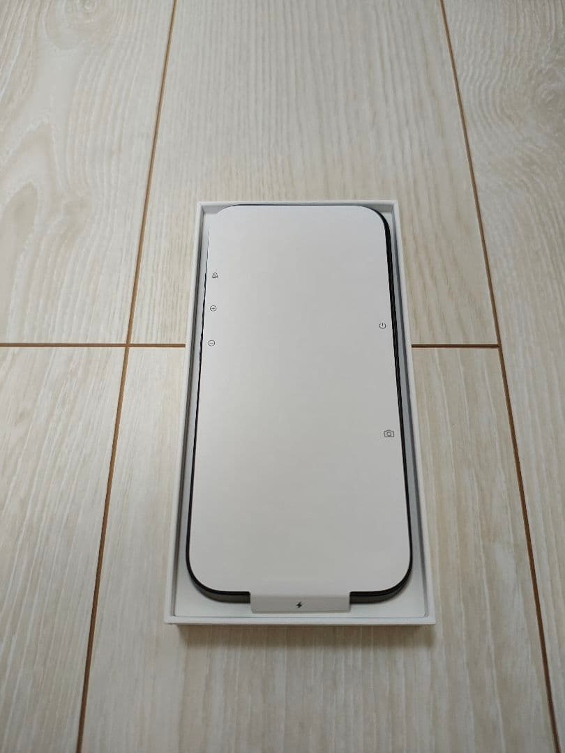 SIMフリー　iPhone16 128GB ブラック ケース付き　フィルム貼付済