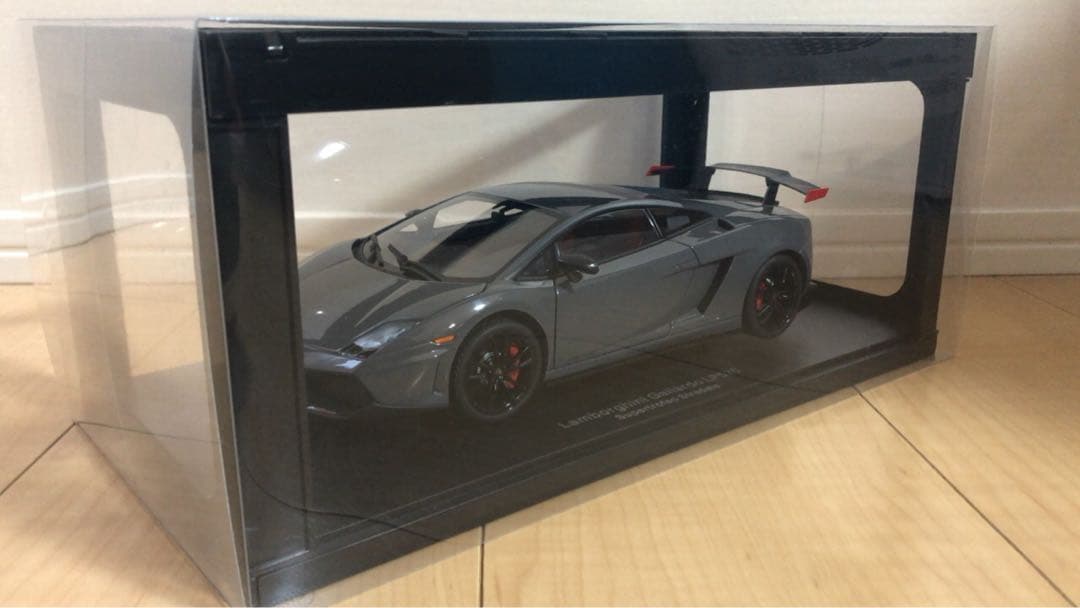 1/18　オートアート ランボルギーニ ガヤルド LP570-4