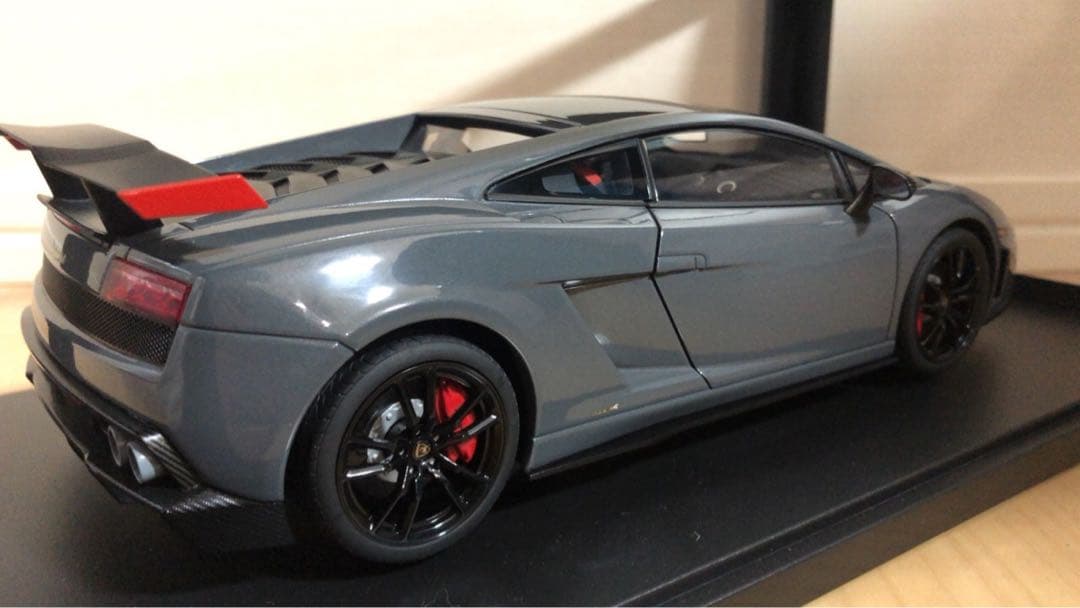 1/18　オートアート ランボルギーニ ガヤルド LP570-4