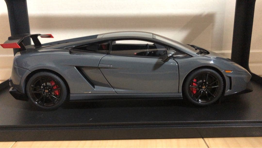 1/18　オートアート ランボルギーニ ガヤルド LP570-4