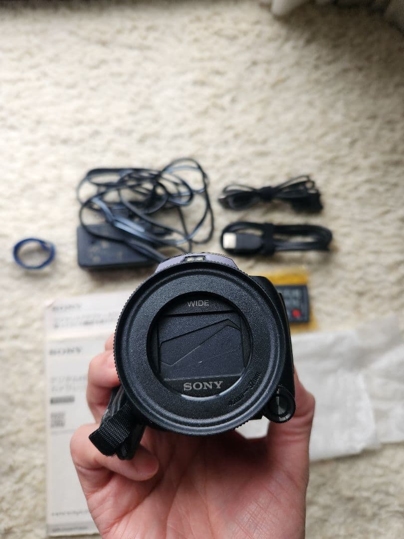 ゆ*み様 SONY HDR-PJ630V ビデオカメラ　三脚付き