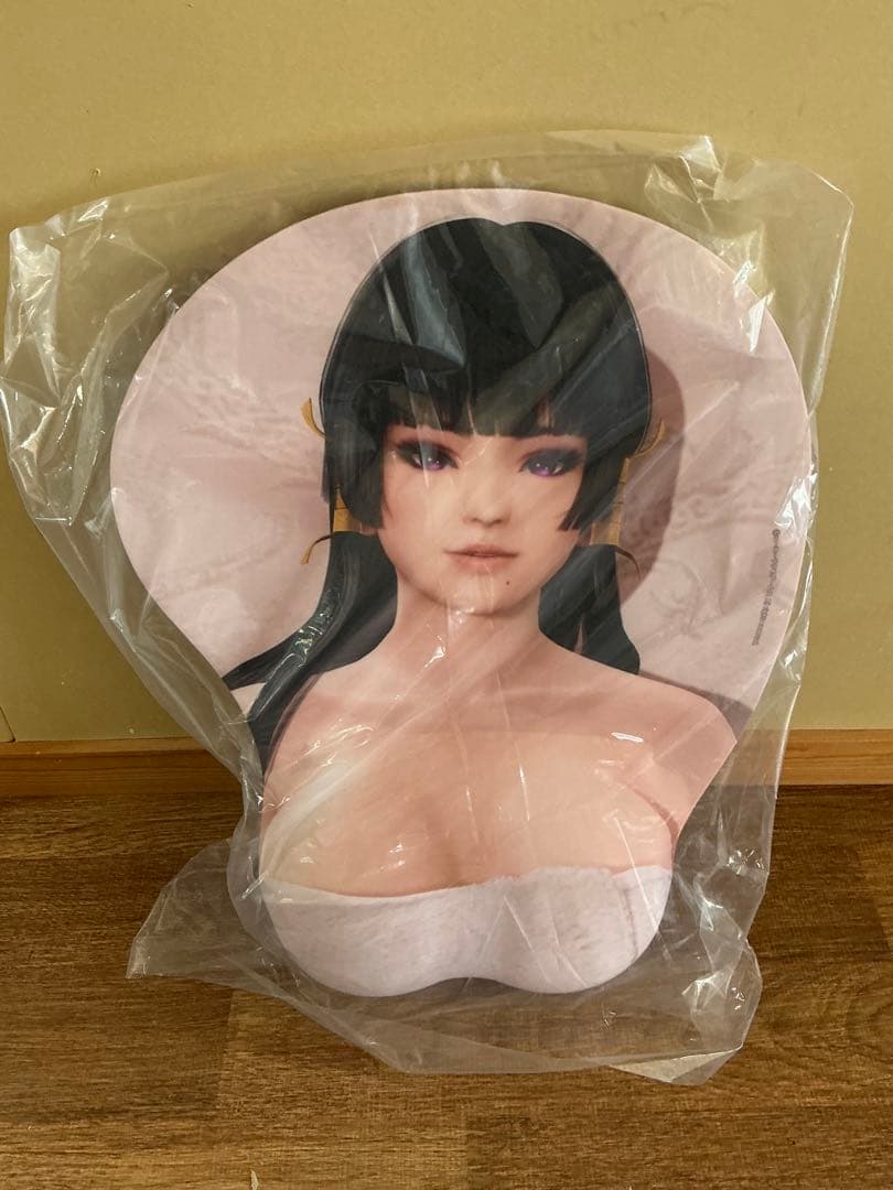 DEAD OR ALIVE Xtreme 3 女天狗 等身大おっぱいマウスパッド