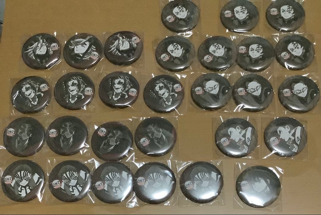 鬼滅の刃　無限城　お楽しみくじ　ダイニング　缶バッジ　70点